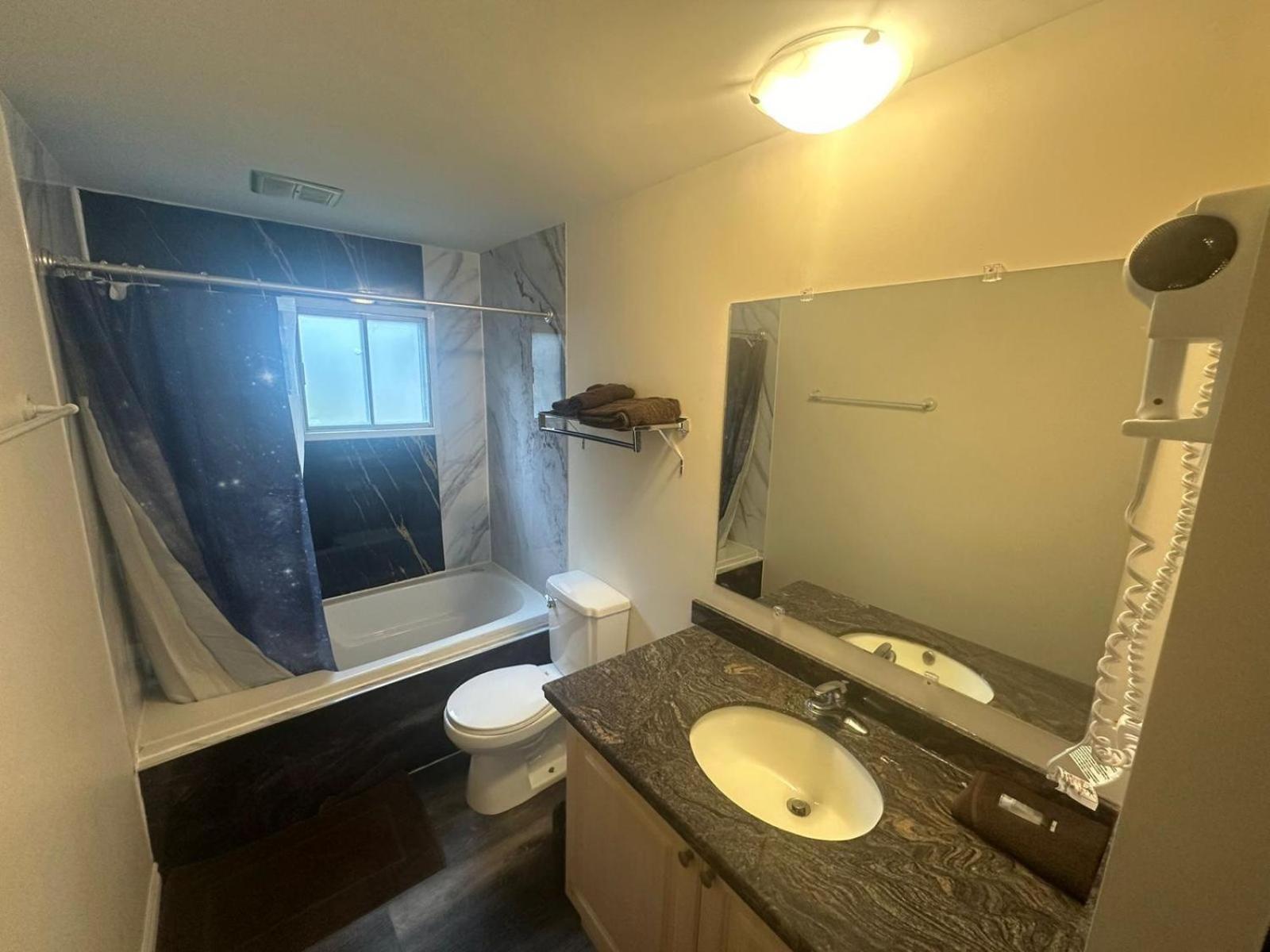 Pine Ridge Motel Тимминс Экстерьер фото