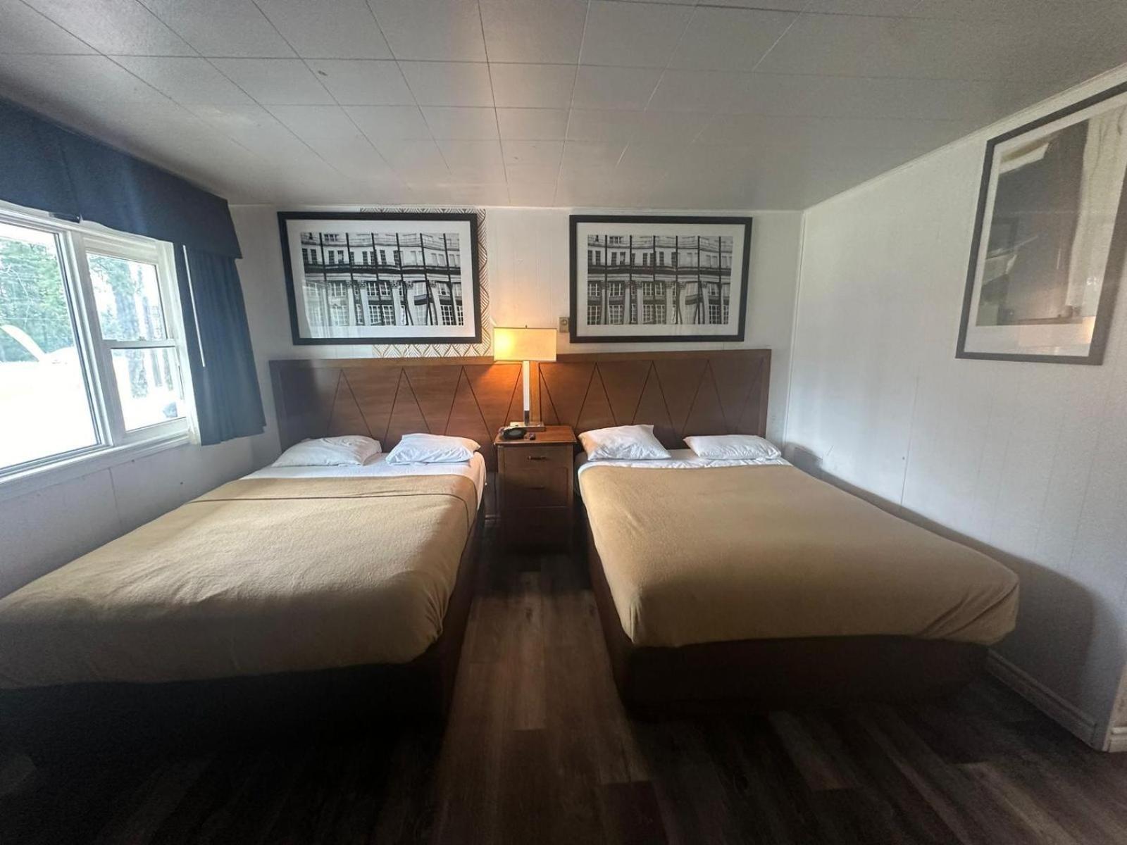 Pine Ridge Motel Тимминс Экстерьер фото