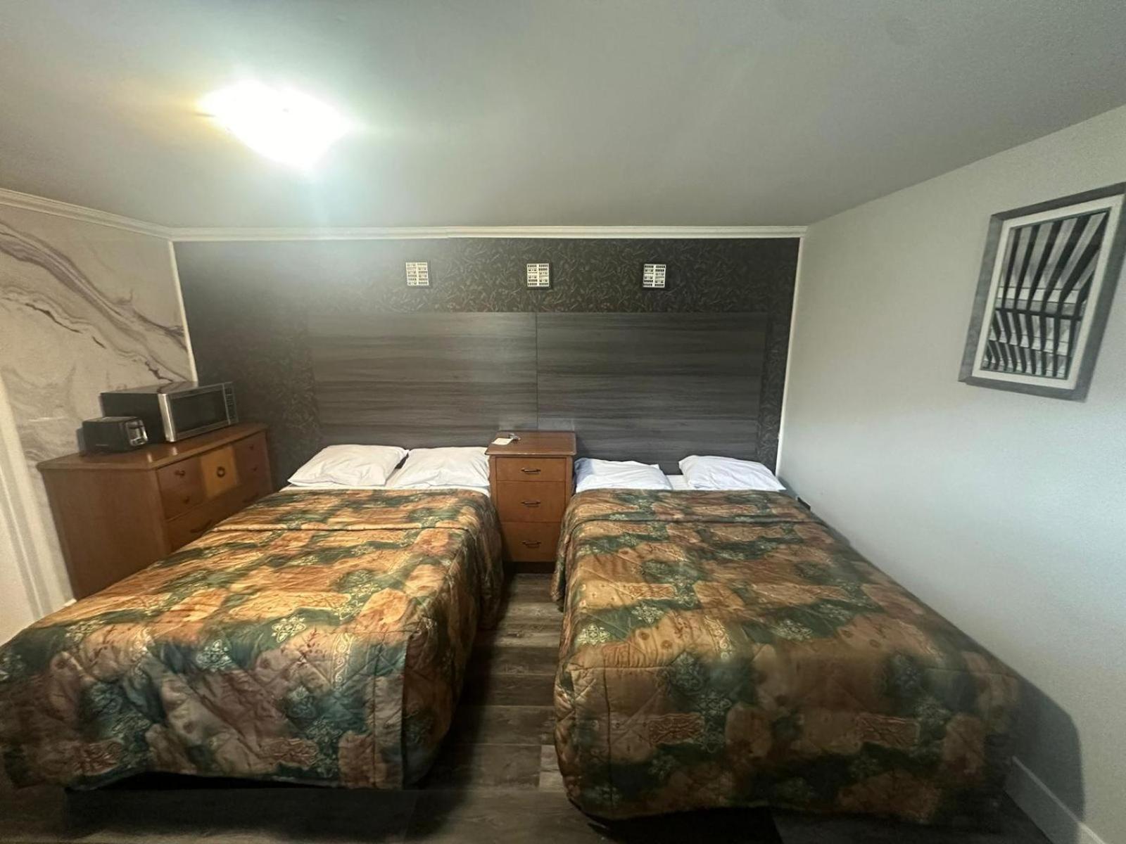 Pine Ridge Motel Тимминс Экстерьер фото