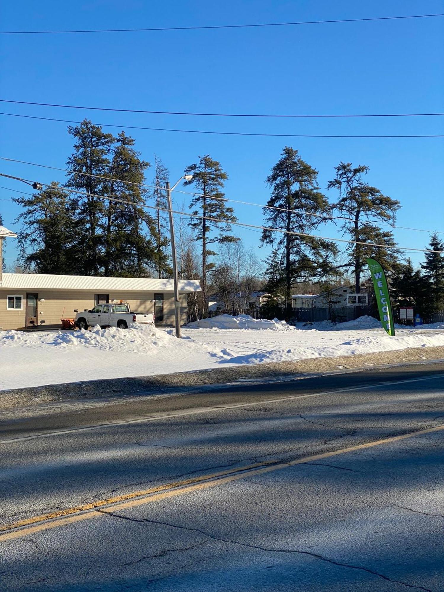 Pine Ridge Motel Тимминс Экстерьер фото